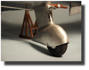 Junkers Ju 87 B-2. Scratch built in metal by Rojas Bazán. 1:15 scale. Model never completed, sold as it was. Junkers Ju 87 B-2. Scratch built in metal by Rojas Bazán. 1:15 scale. Model never completed, sold as it was.